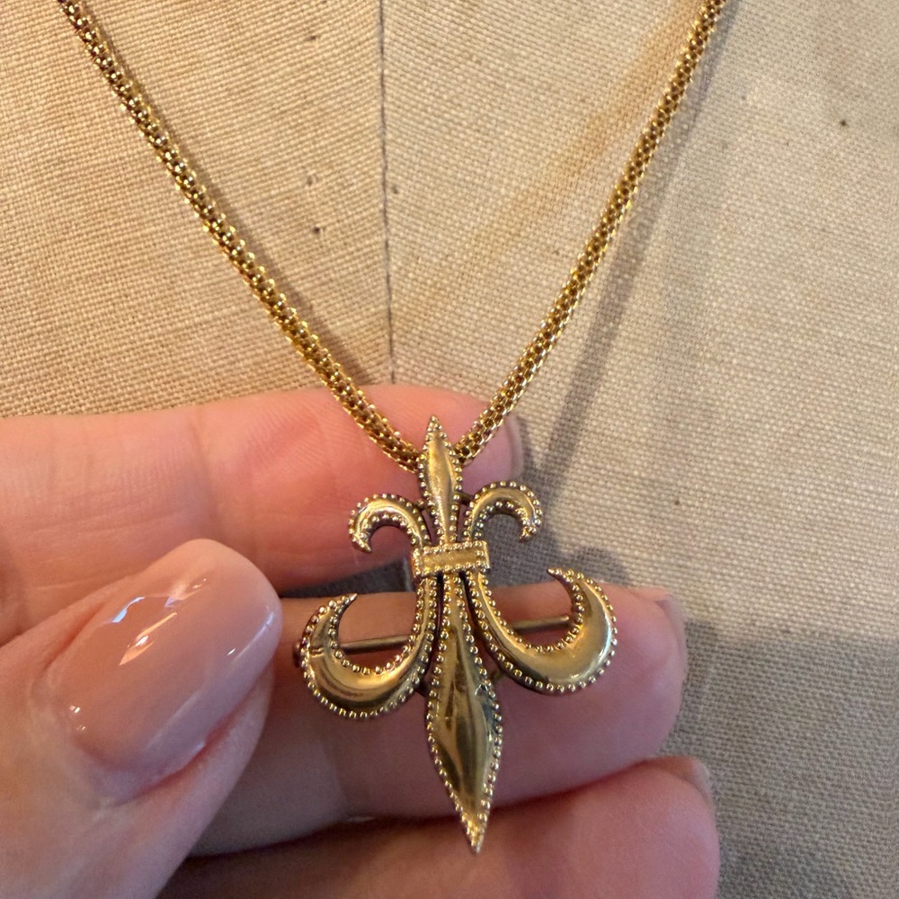 Vintage Gold-filled Fleur-de-Lis Pendant